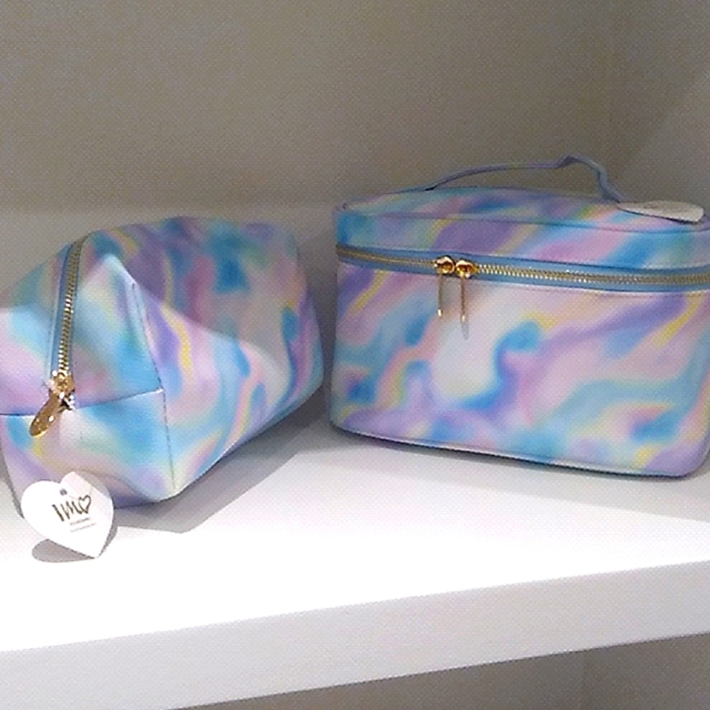 Train case & makeup bag/set of 2 as shown!